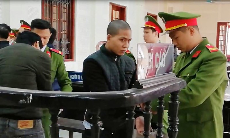 lua co gai xinh dep vao sai gon lam viec de ban