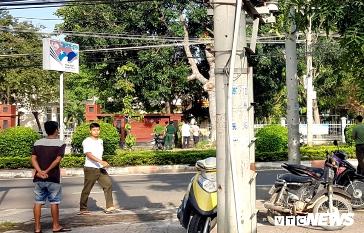 nghi pham lay sung ban chet pho chu tich hdnd phuong bang cach nao