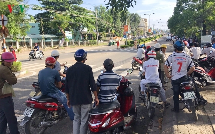 nghi pham lay sung ban chet pho chu tich hdnd phuong bang cach nao