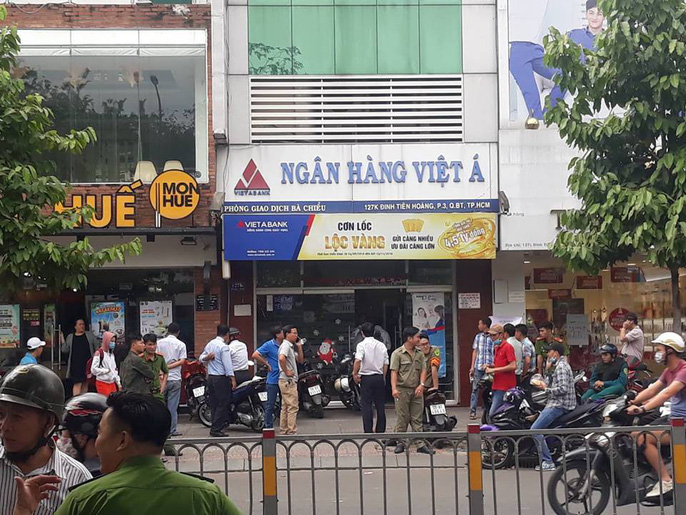 khoanh vung nghi pham dung sung cuop ngan hang o binh thanh