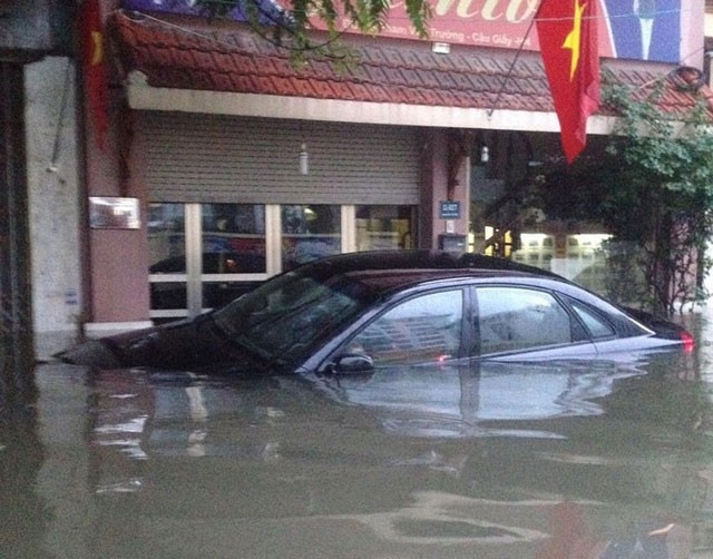 co nen cong khai cac bien so xe bi ngap nuoc