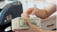 Giảm mức phạt mua bán ngoại tệ, vàng miếng trái phép