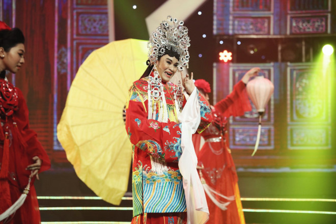 chuyen doi chuyen nghe gian truan cua hau due doan cai luong minh to