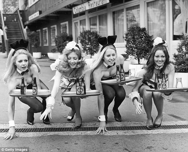 dot nhap chon an choi trong hang tho playboy nhung nam 1970