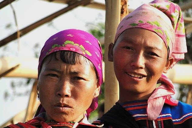 lanh gay voi tuc le san dau nguoi cua bo toc ky di nhat the gioi