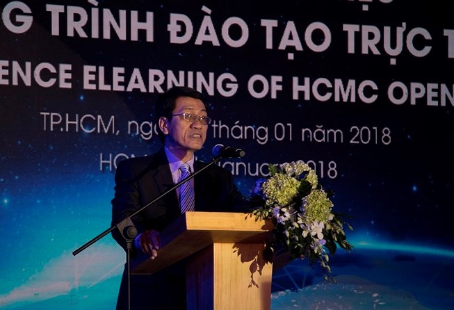 dao tao truc tuyen lan san giao duc truyen thong