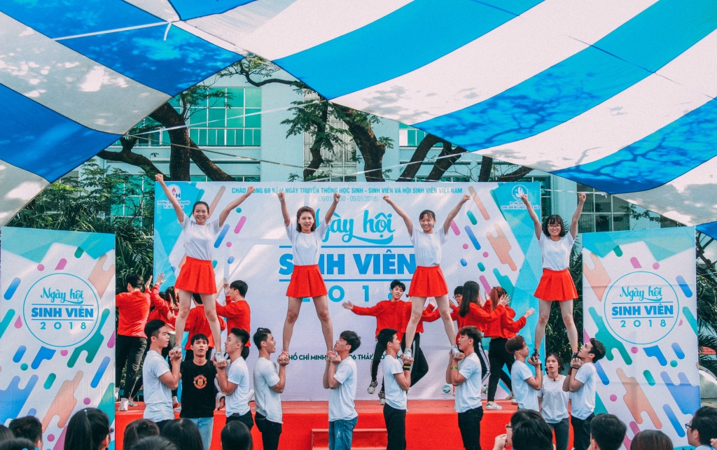 Hơn 5.000 người tham gia ngày hội sinh viên tại trường ĐH Công Nghiệp hon 5000 nguoi tham gia ngay hoi sinh vien tai truong dh cong nghiep