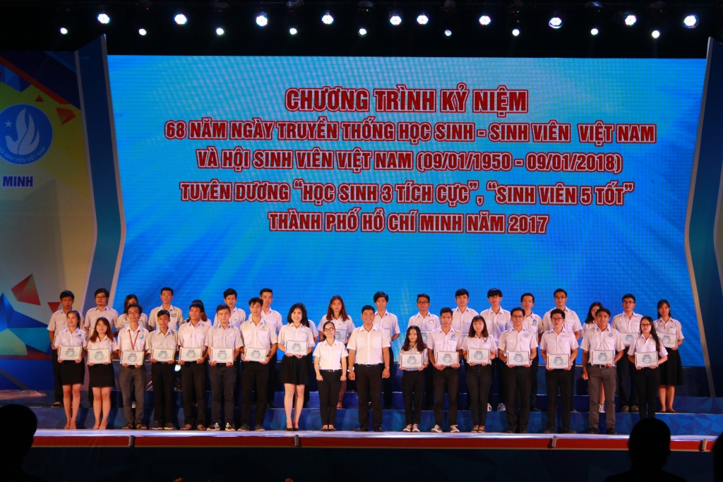 tphcm trao danh hieu hoc sinh 3 tot va sinh vien 5 tot nam 2017
