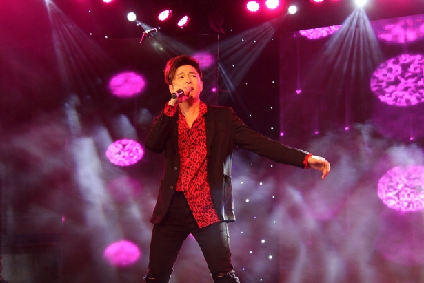 Bộ đôi ‘Cô gái đến từ hôm qua’ Miu Lê và Ngô Kiến Huy phá đảo Miss HUTECH 2019 bo doi co gai den tu hom qua miu le va ngo kien huy pha dao miss hutech 2019