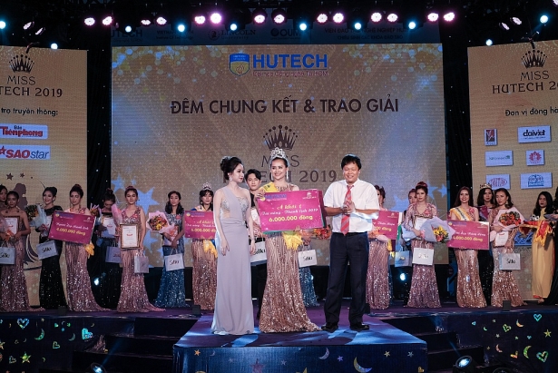 Bộ đôi ‘Cô gái đến từ hôm qua’ Miu Lê và Ngô Kiến Huy phá đảo Miss HUTECH 2019 bo doi co gai den tu hom qua miu le va ngo kien huy pha dao miss hutech 2019