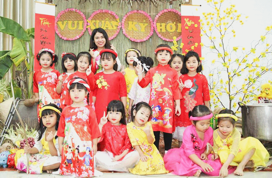 hoc sinh nghi tet som truoc mot tuan phu huynh loay hoay tim cho gui con