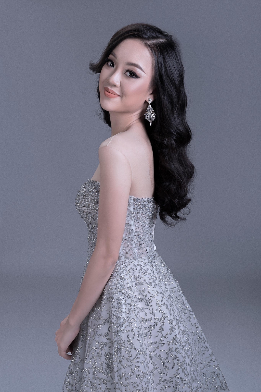 nguoi dep hoa hau hoan vu chi co truong pccc moi dung hoa duoc con nguoi va tinh cach noi loan cua toi
