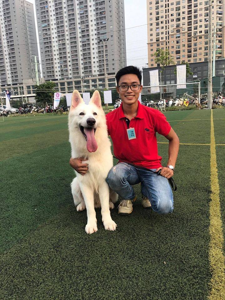 nam mau tuat tro chuyen voi chang sinh vien danh ca tuoi thanh xuan de huan luyen cho