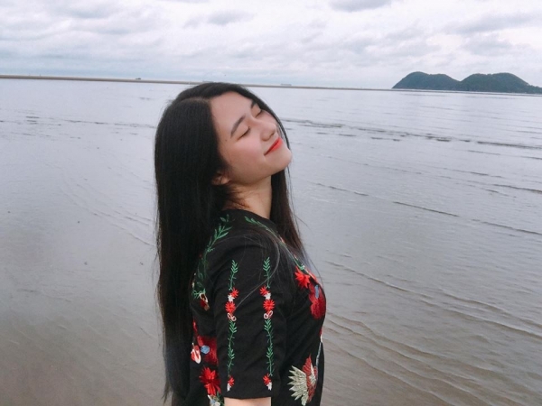 bi che mat xinh nao ngan co gai noi tieng sau 3s xuat hien trong tao quan 2018 khoe thanh tich khung