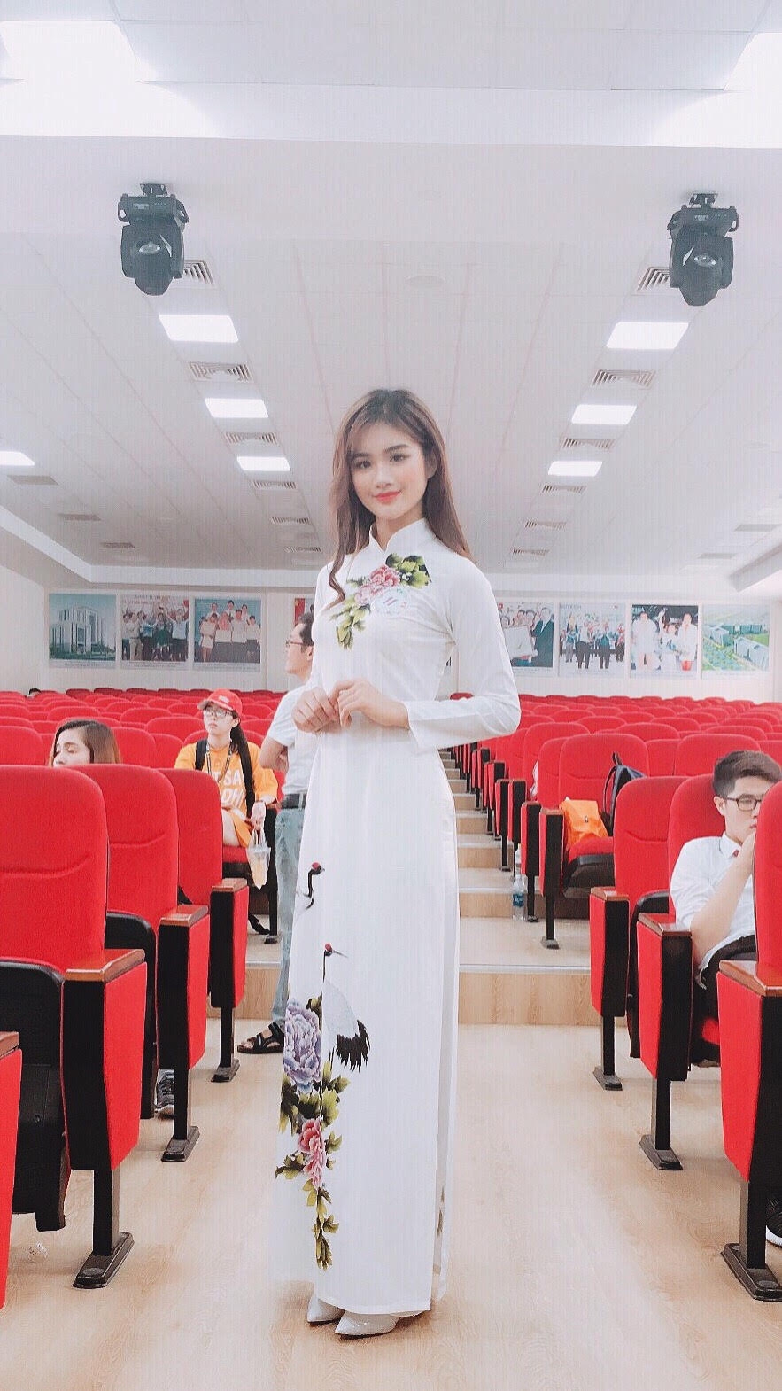 Những bóng hồng khiến bạn phải say sưa ngắm nhìn của Đại học HUTECH nhung bong hong khien ban phai say sua nguoi ngam nhin cua dai hoc hutech