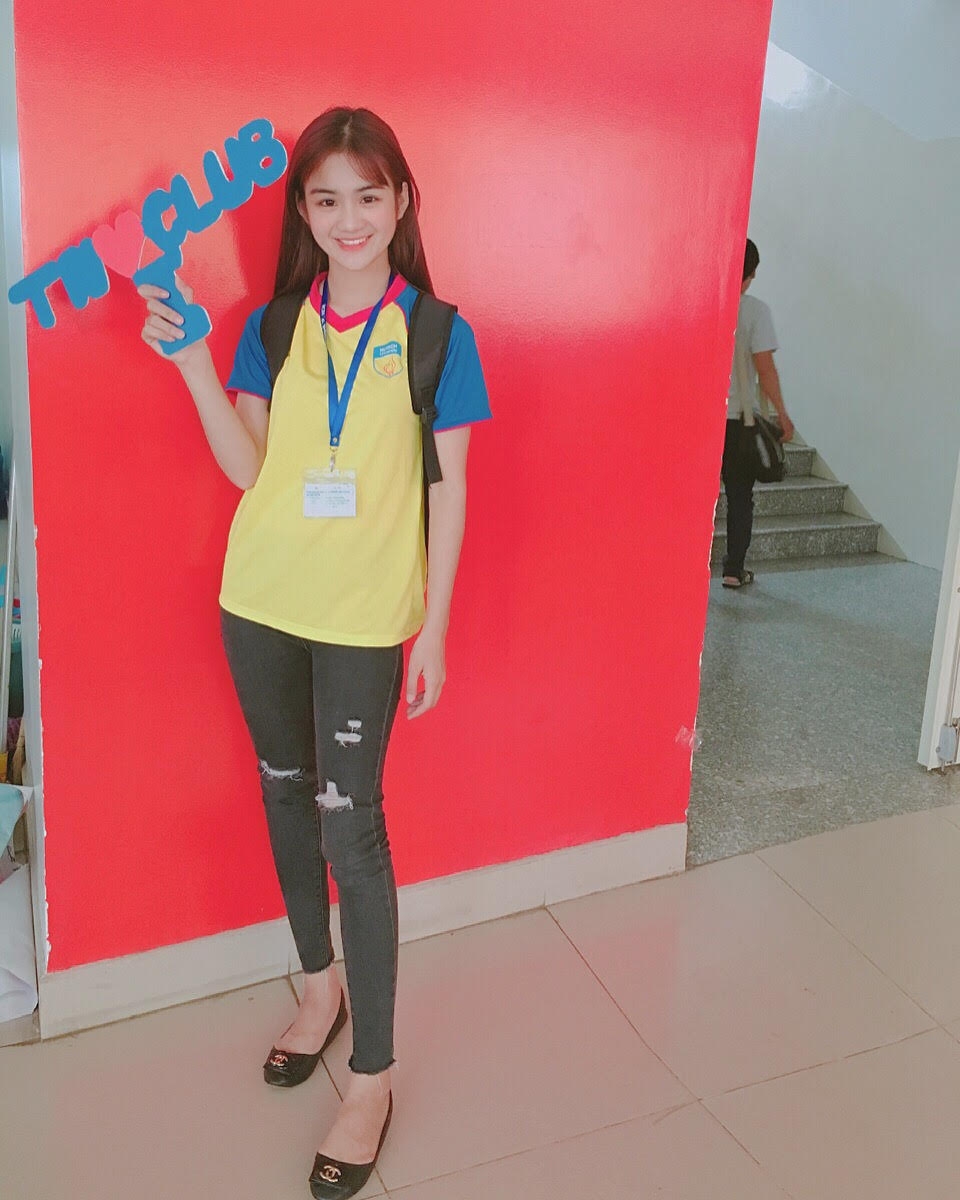 Những bóng hồng khiến bạn phải say sưa ngắm nhìn của Đại học HUTECH nhung bong hong khien ban phai say sua nguoi ngam nhin cua dai hoc hutech
