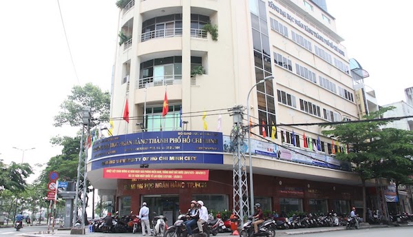 canh cao khong tai bo nhiem hieu truong dh ngan hang tphcm