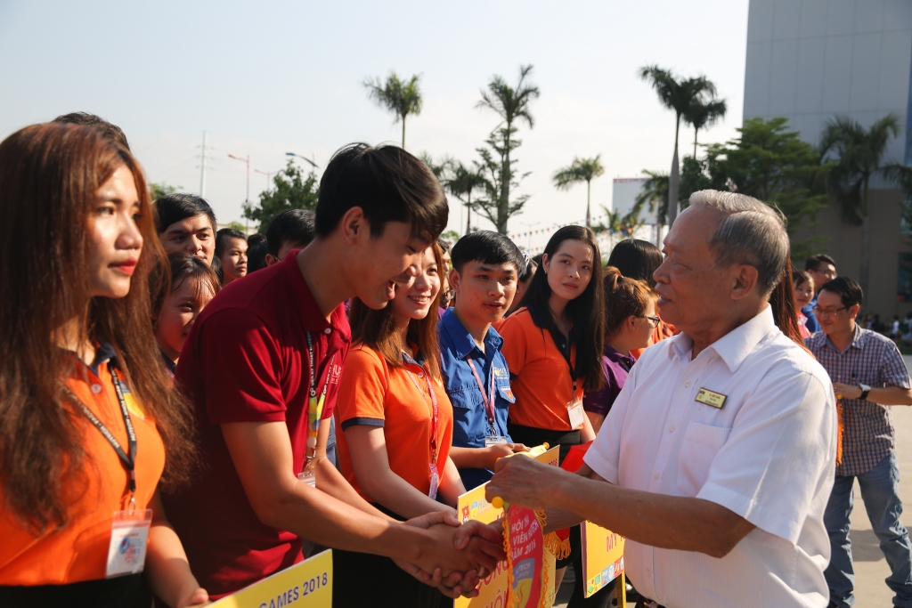 hang nghin sinh vien tranh tai o hoi thao dai hoc hutech