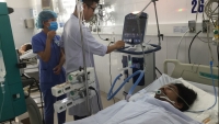 con ac mong cua lang que hang chuc nguoi ngo doc ruou