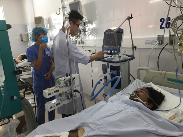 Vụ 3 nạn nhân tử vong nghi do rượu: Thêm nhiều người nhập viện vu 3 nan nhan tu vong nghi do ruou them nhieu nguoi nhap vien