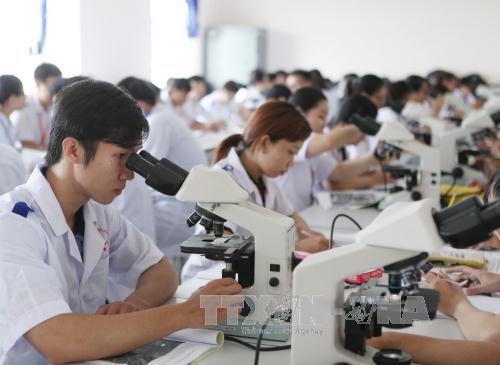 Toàn bộ điểm chuẩn năm 2017 và chỉ tiêu 2018 của các trường đào tạo ngành Y, Dược toan bo diem chuan nam 2017 va chi tieu 2018 cua cac truong dao tao nganh y duoc