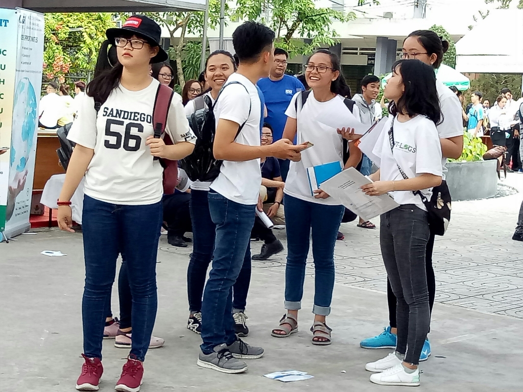 tuyen dung 3000 vi tri tai ngay hoi viec lam o dh giao thong van tai tphcm