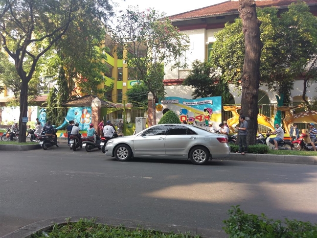 ac mau o truong mam non 30 4 may la con nguoi hay thu