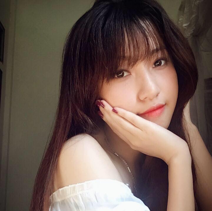 co giao thuc tap xinh dep tra tien 20 bua com cho ba cu an xin