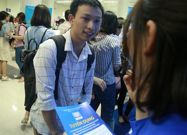 sinh vien su pham tap nap tim kiem co hoi viec lam
