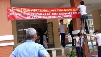 hieu truong bi cach chuc vi tu y tuyen dung con gai