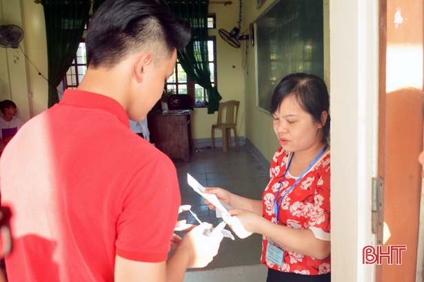 Sáng nay, học sinh Hà Tĩnh bắt đầu kỳ thi tuyển vào lớp 10 THPT sang nay hoc sinh ha tinh bat dau ky thi tuyen vao lop 10 thpt