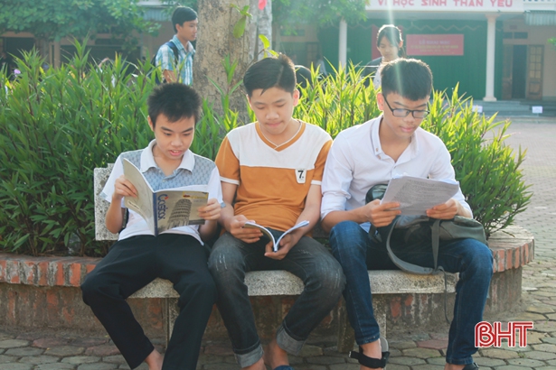 ket thuc buoi dau thi vao lop 10 thpt de thi bam sat chuan kien thuc
