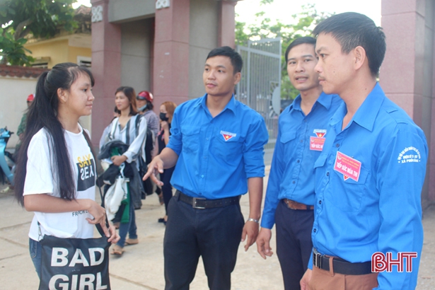 ket thuc buoi dau thi vao lop 10 thpt de thi bam sat chuan kien thuc