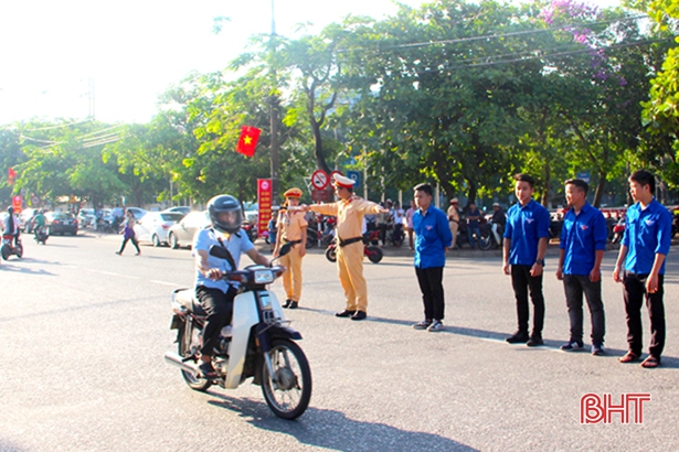 ket thuc buoi dau thi vao lop 10 thpt de thi bam sat chuan kien thuc