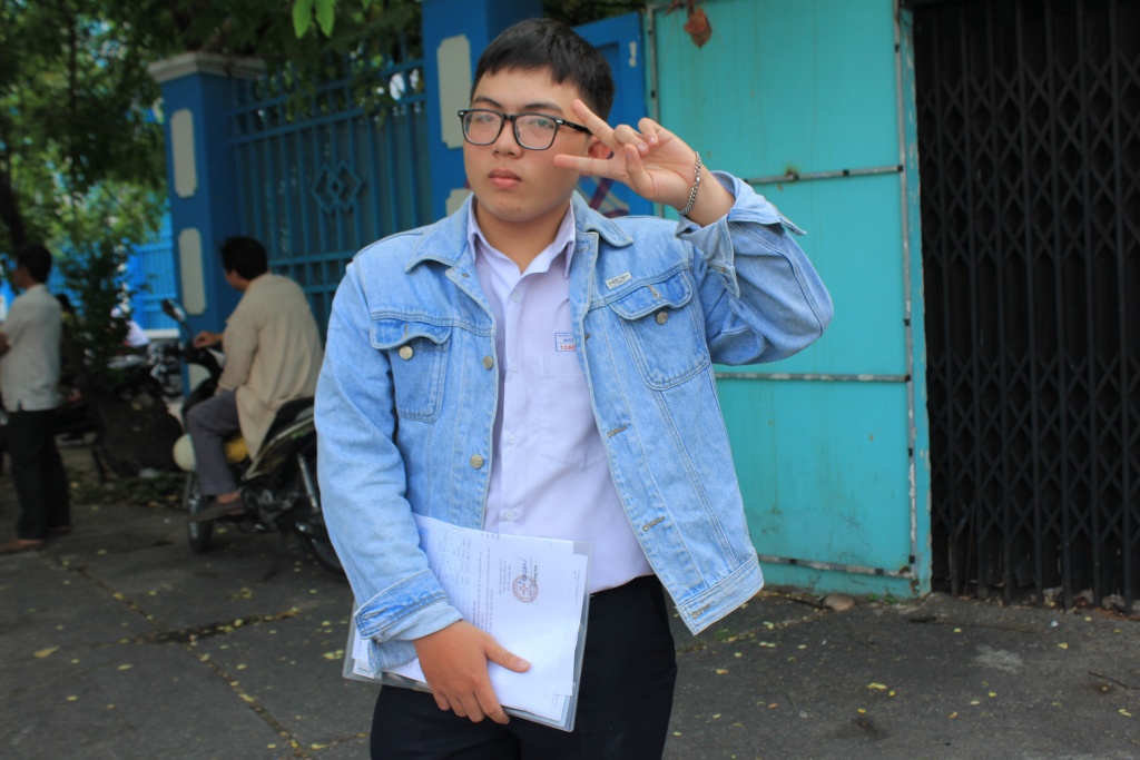 nhieu thi sinh trung tu chiec thuyen ngoai xa va hai dua tre tu tin duoc 8 diem mon ngu van