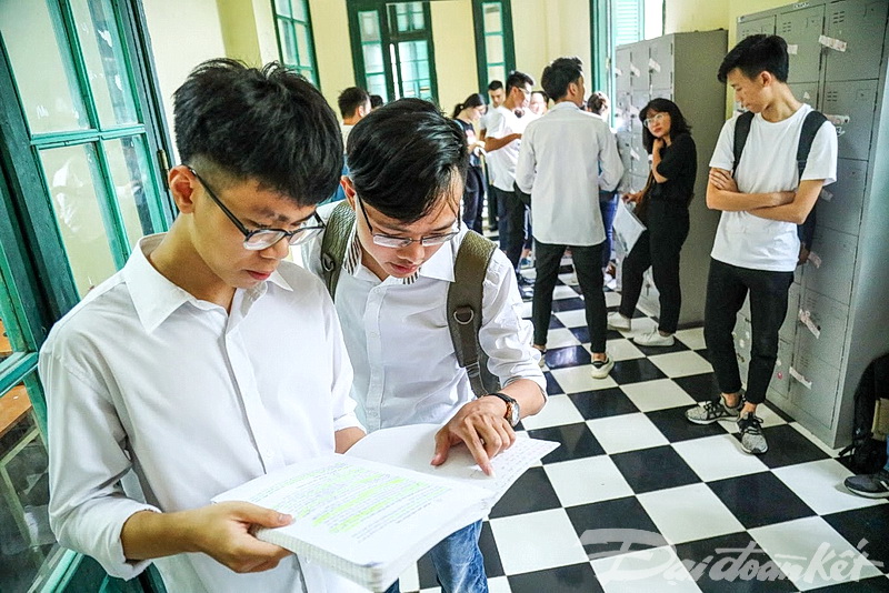 Nộp hồ sơ trúng tuyển vào lớp 10 ở Hà Nội thế nào? nop ho so trung tuyen vao lop 10 o ha noi the nao