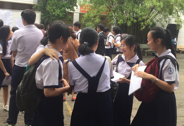 tphcm lo con truot lop 10 phu huynh thac mac rot co duoc thi lai