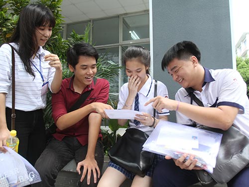 Điểm thi THPT Quốc gia 2018: Thấp đều ở tất cả các môn diem thi thpt quoc gia 2018 thap deu o tat ca cac mon