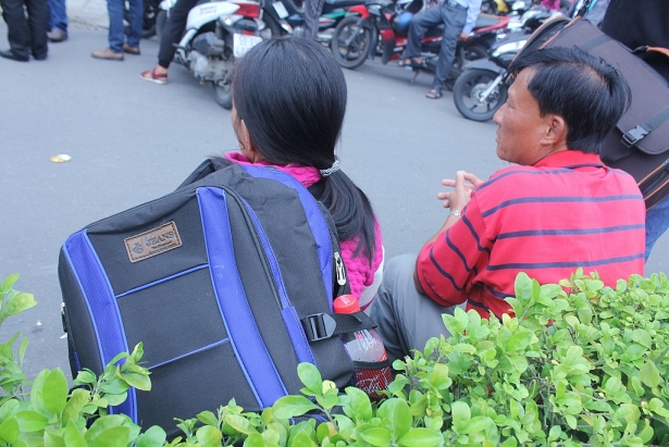 hang nghin thi sinh cung phu huynh khan goi toi du thi kiem tra nang luc dh luat tp hcm