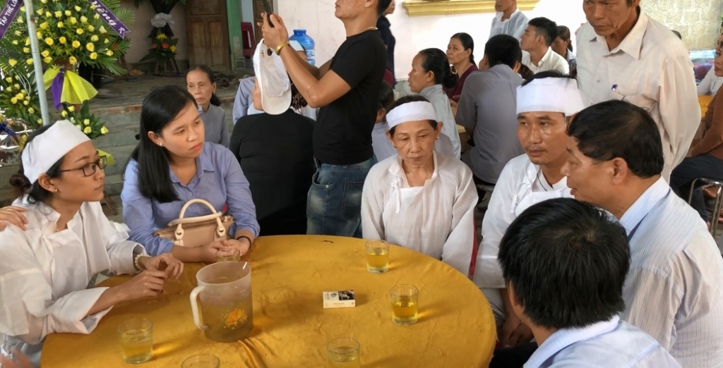 mien 2 nam hoc phi cho nu sinh vien nganh duoc mat ca cha me trong vu xe don dau gap nan o quang nam