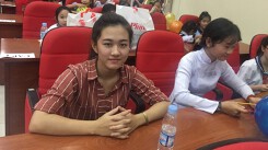 Nữ sinh bị cưa chân Hà Vi gây xúc động mạnh khi xuất hiện