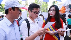 Thông tin tuyển sinh 2018 (25/8): Tân sinh viên Học viện Tài chính nô nức nhập học đúng dịp Lễ Vu lan