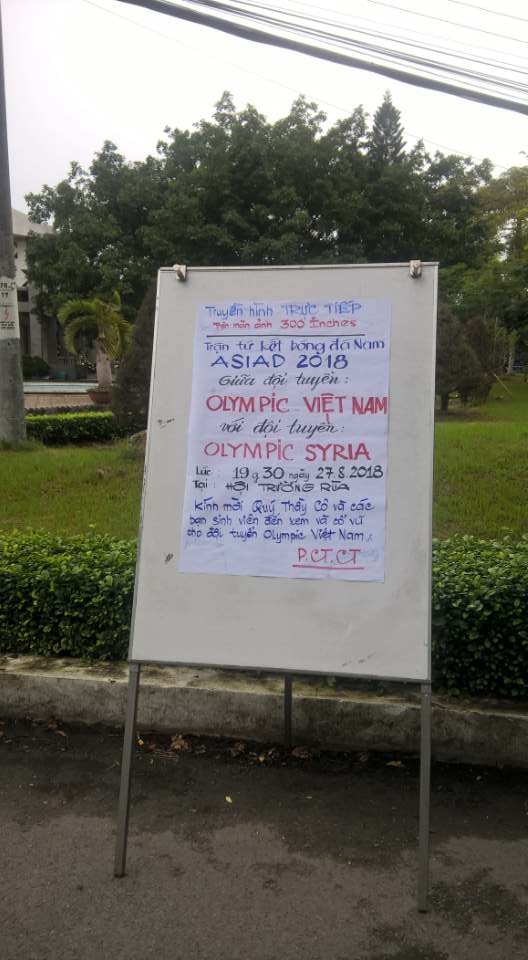 hang loat dai hoc to chuc cho hang nghin sinh vien tap trung xem tran u23 viet nam vs syria