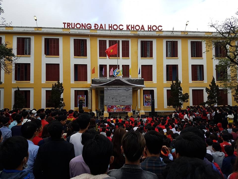hang loat dai hoc to chuc cho hang nghin sinh vien tap trung xem tran u23 viet nam vs syria