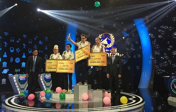 thong tin tuyen sinh 2018 29 gap doi diem thi sinh thu hai hoang cuong vo dich duong len dinh olympia 2018