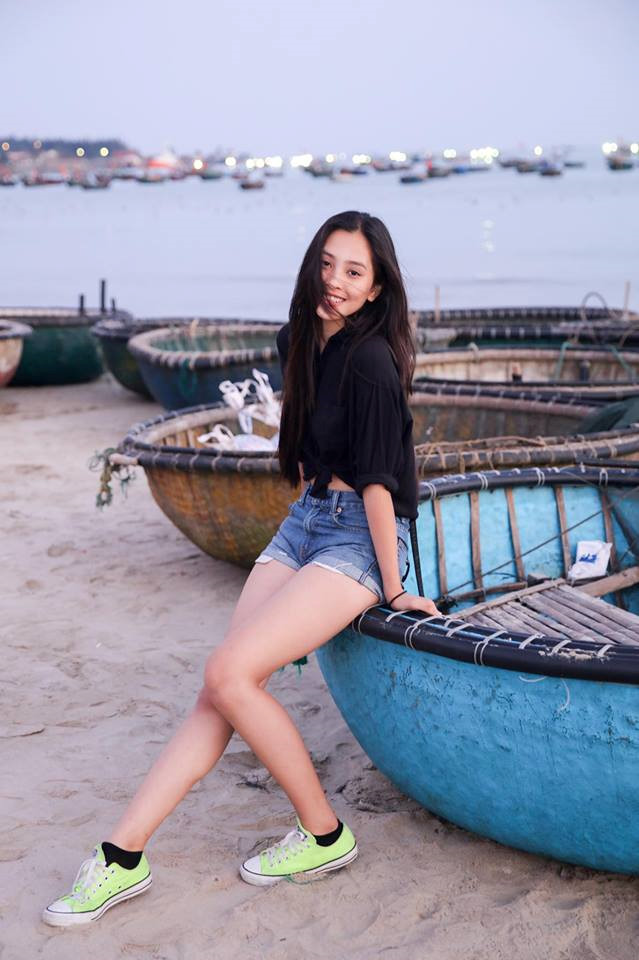 cu dan mang chia se diem thi thpt quoc gia cua hoa hau tran tieu vy