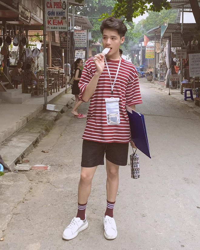 nam sinh truong my thuat bat ngo noi tieng sau buc anh o be boi