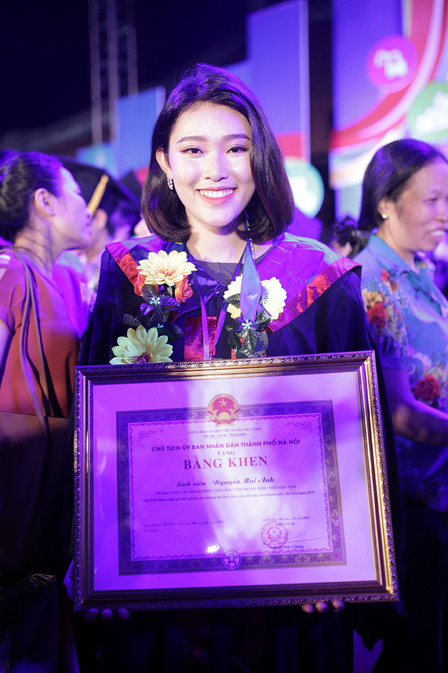 nhung guong mat thu khoa xinh dep tai gioi duoc vinh danh