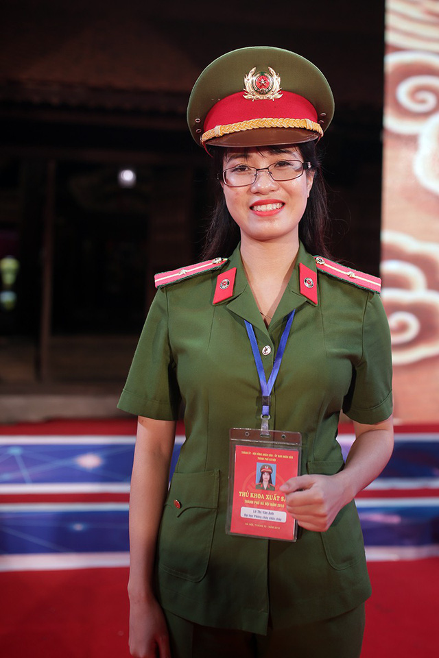 nhung guong mat thu khoa xinh dep tai gioi duoc vinh danh