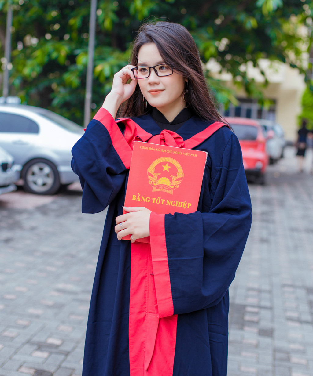 cuu sinh vien ngoai thuong xinh dep nhan 3 hoc bong thac si o my